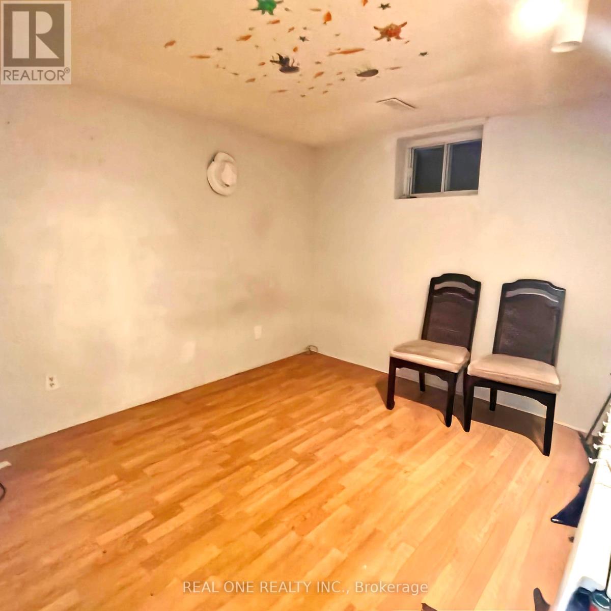 Photo 1 of Lower 18 Gardens Crescent, Toronto ON