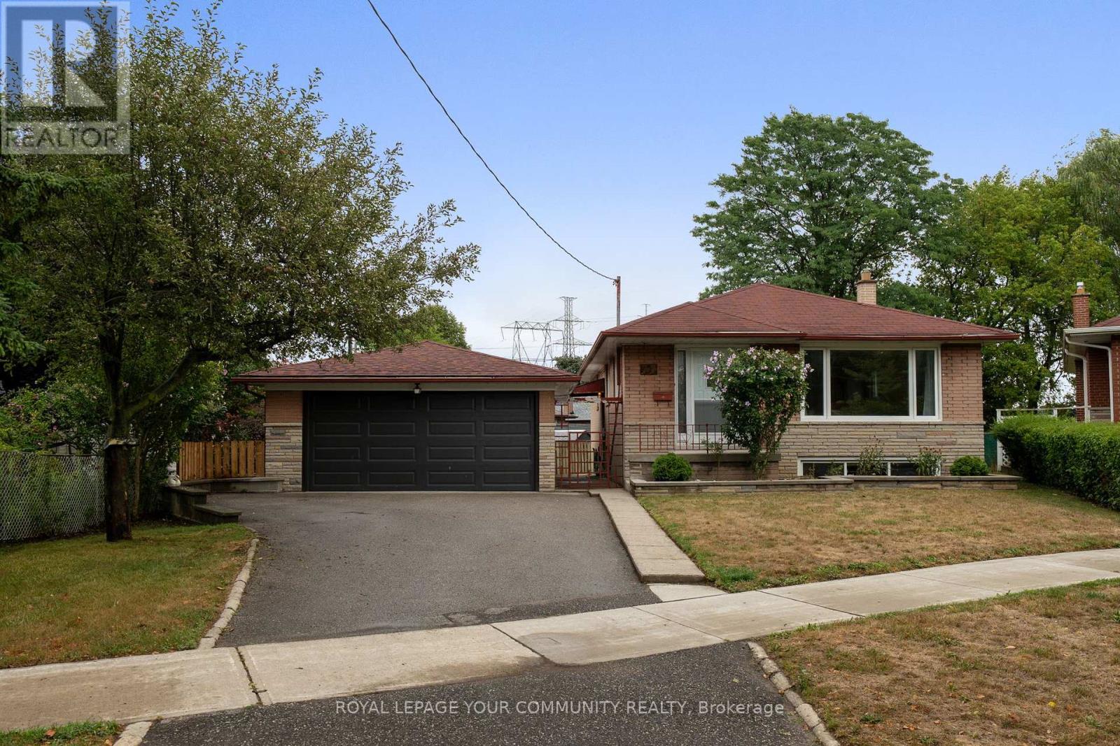 Photo 15 of 77 Peace Drive, Toronto ON