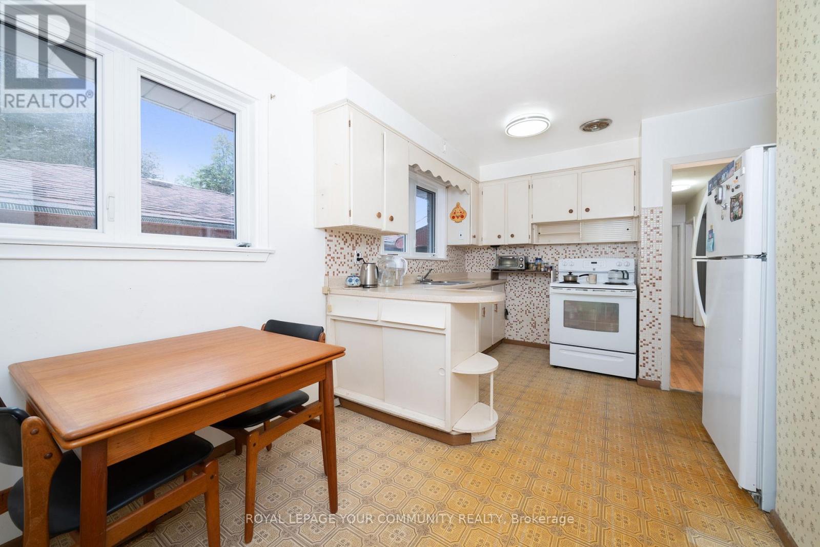 Photo 12 of 77 Peace Drive, Toronto ON