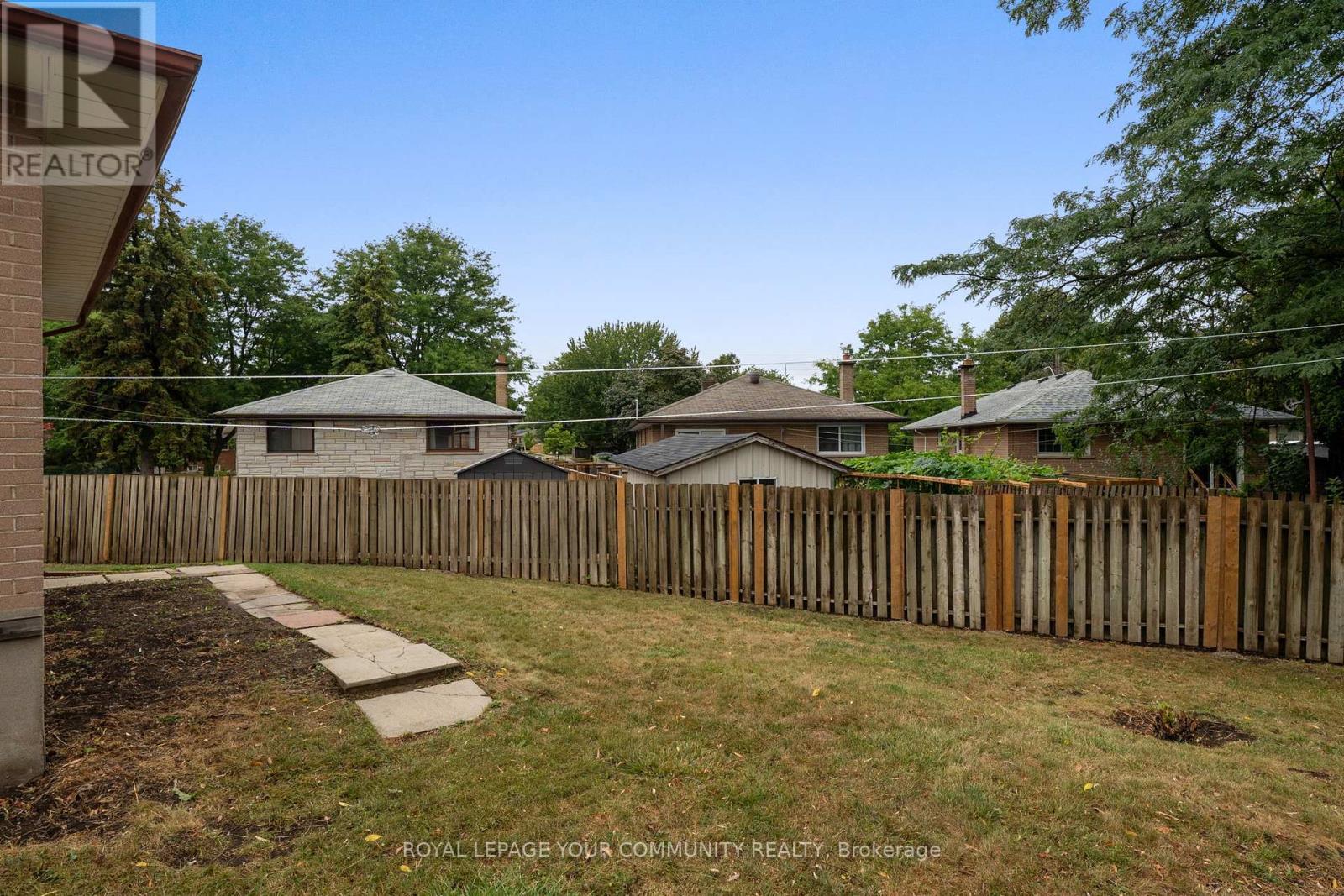 Photo 6 of 77 Peace Drive, Toronto ON