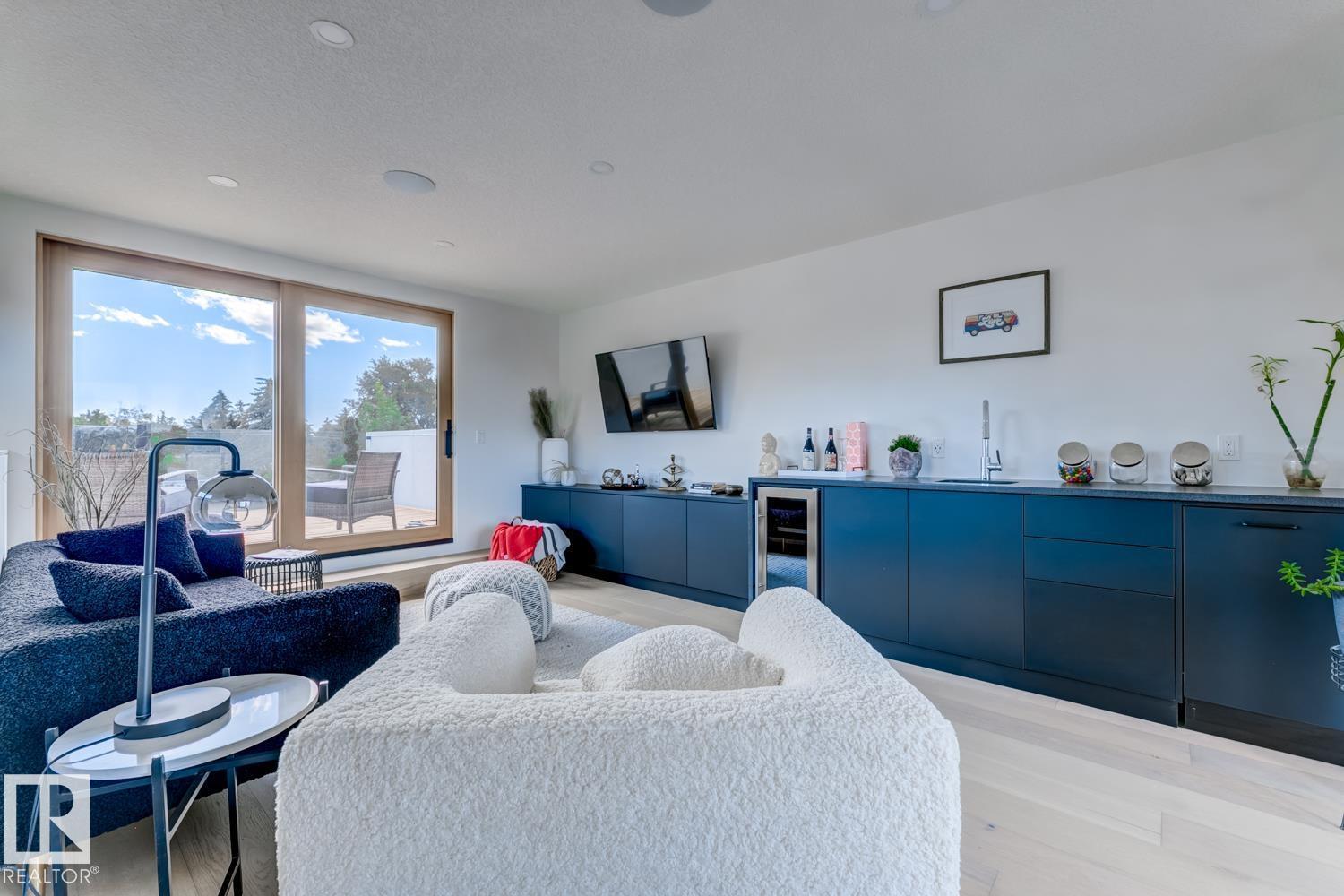 Photo 13 of 7616 83 Av Nw, Edmonton AB