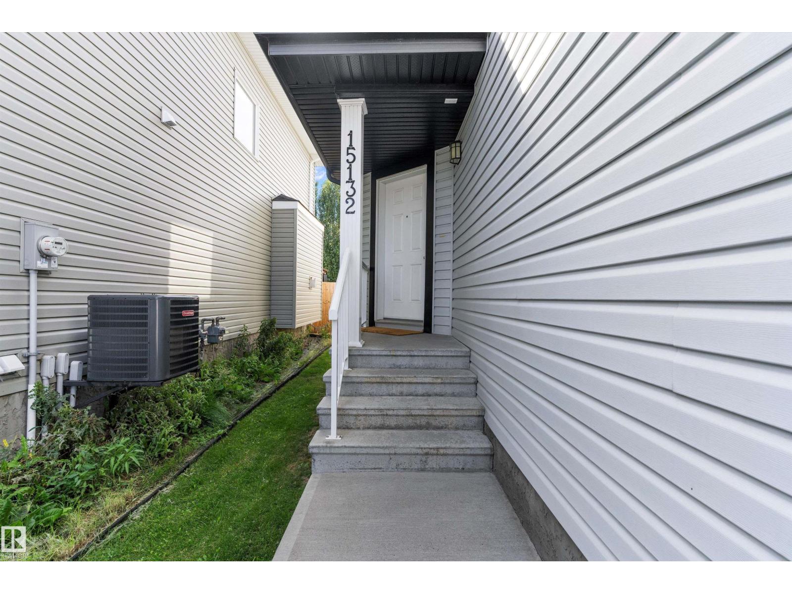 Photo 23 of 15132 31 St Nw, Edmonton AB