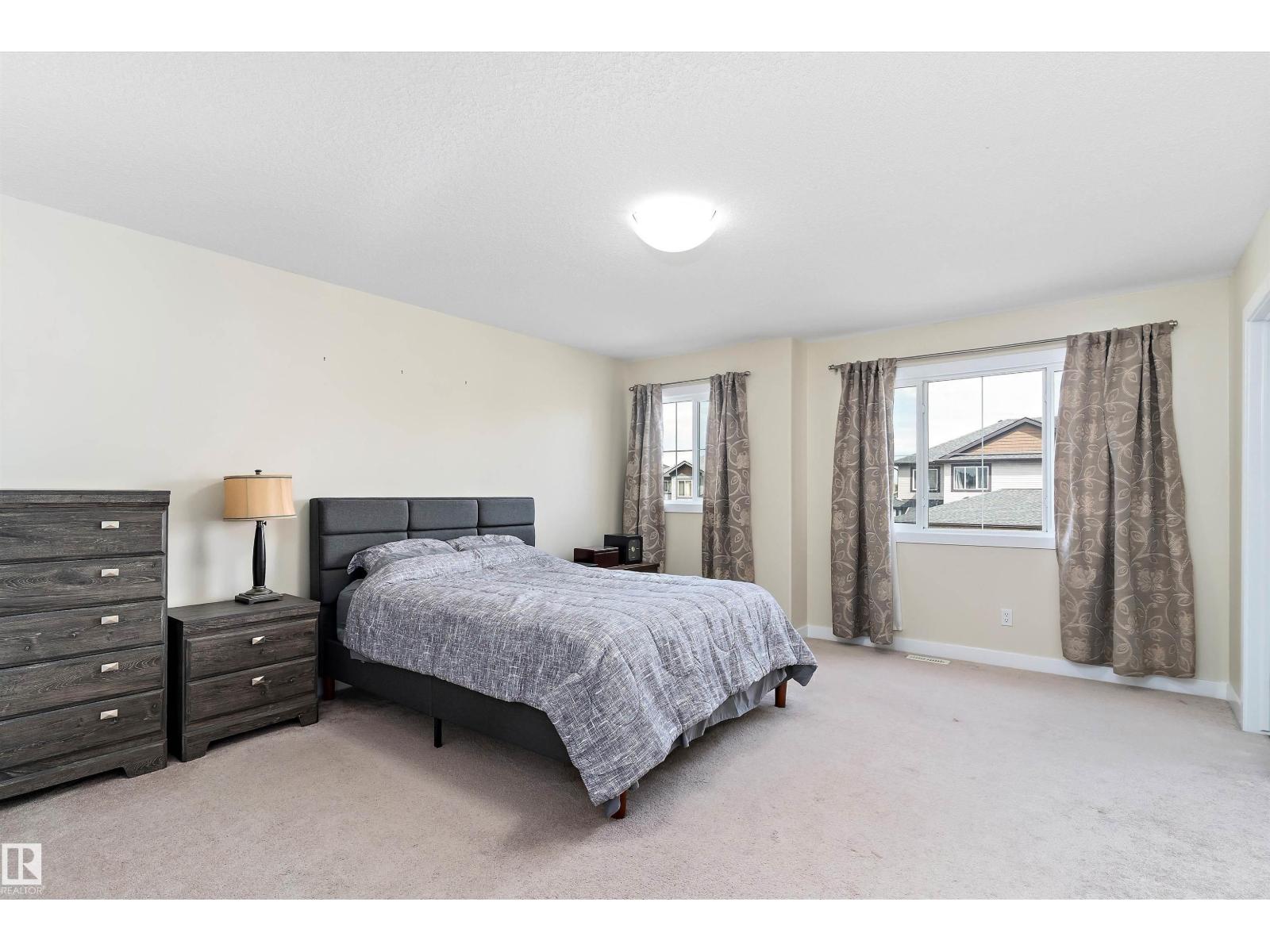 Photo 14 of 15132 31 St Nw, Edmonton AB
