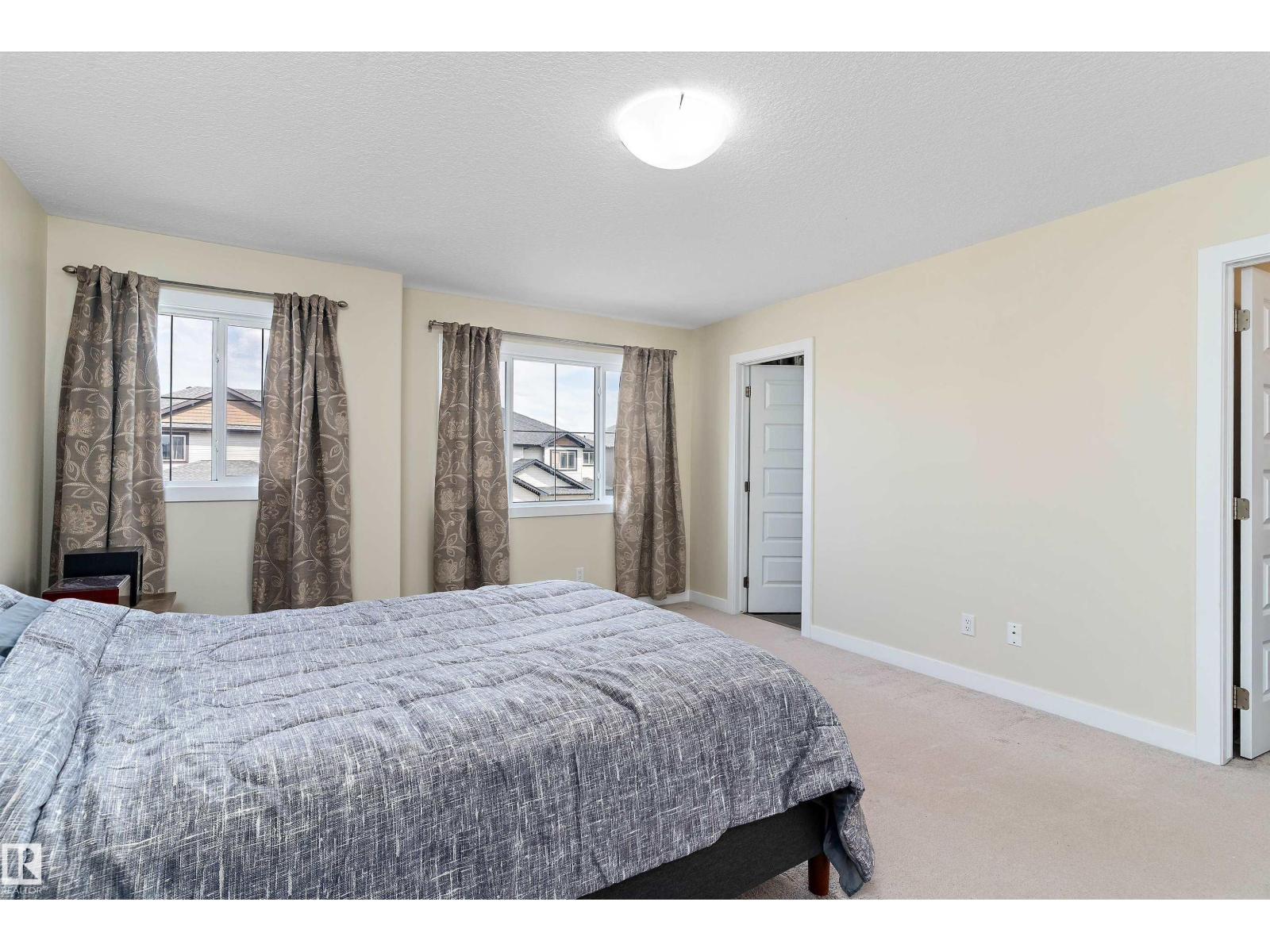 Photo 5 of 15132 31 St Nw, Edmonton AB
