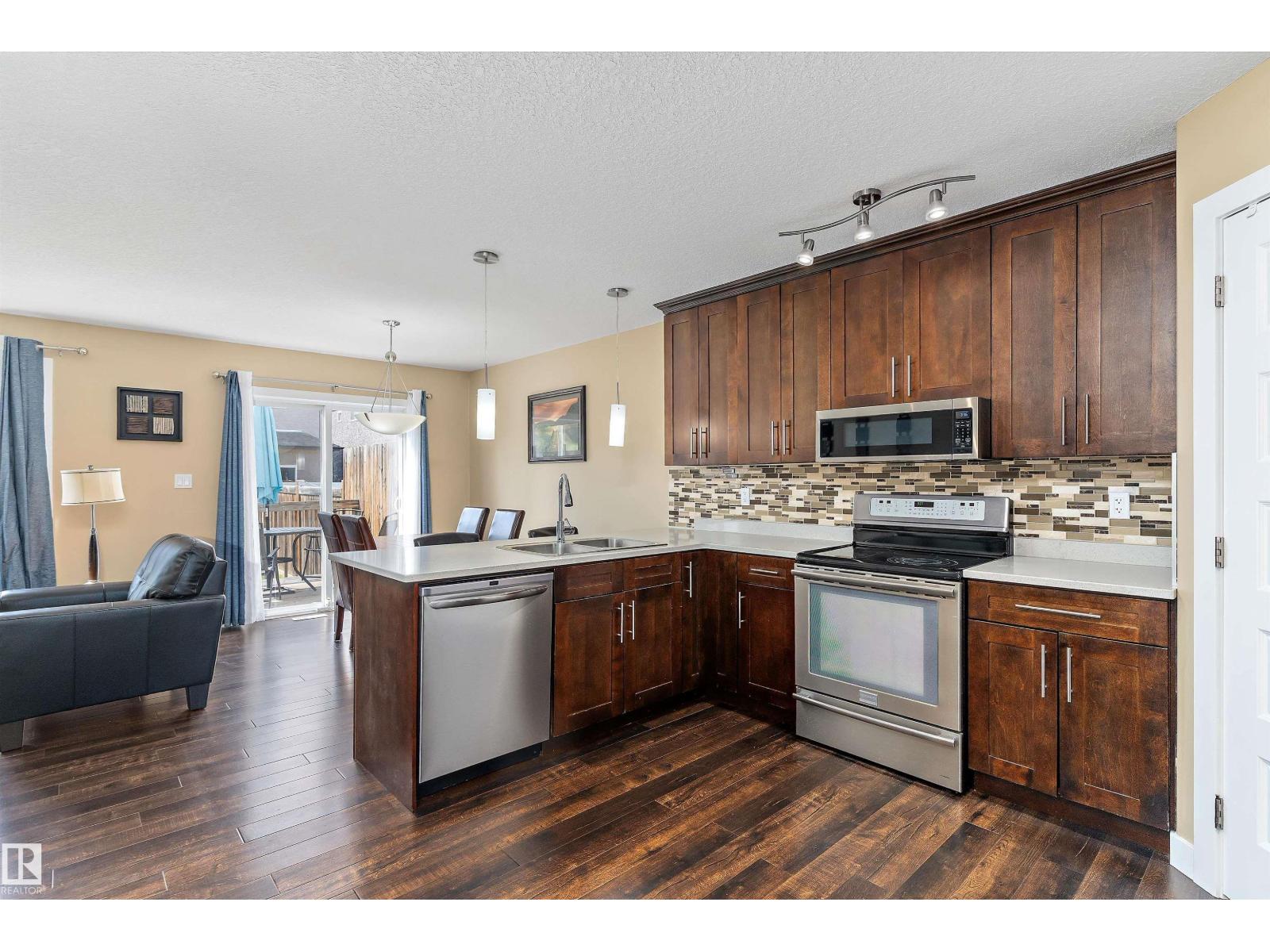 Photo 21 of 15132 31 St Nw, Edmonton AB