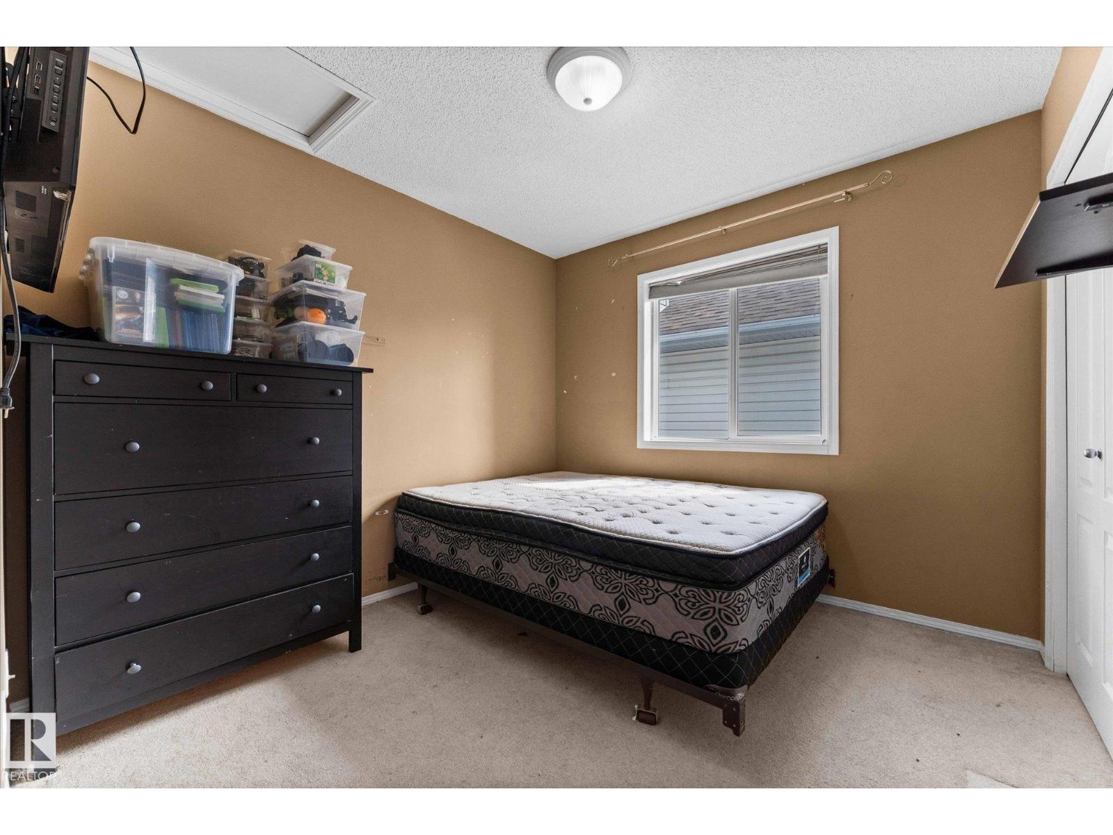 Photo 25 of 1220 Gillespie Cr Nw, Edmonton AB