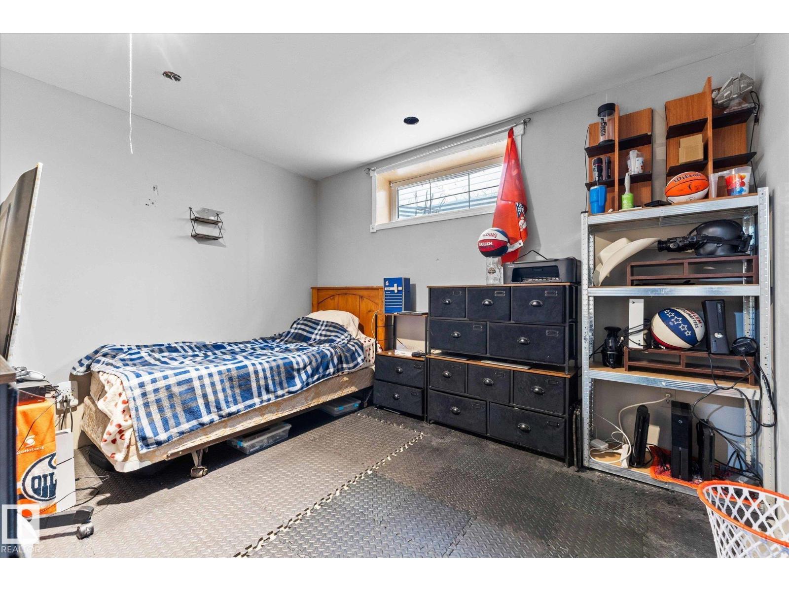 Photo 34 of 1220 Gillespie Cr Nw, Edmonton AB