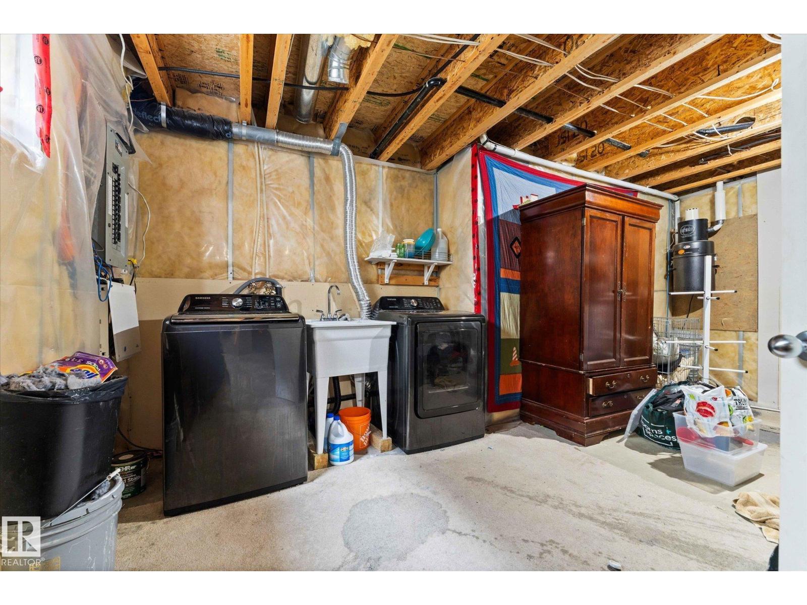 Photo 37 of 1220 Gillespie Cr Nw, Edmonton AB