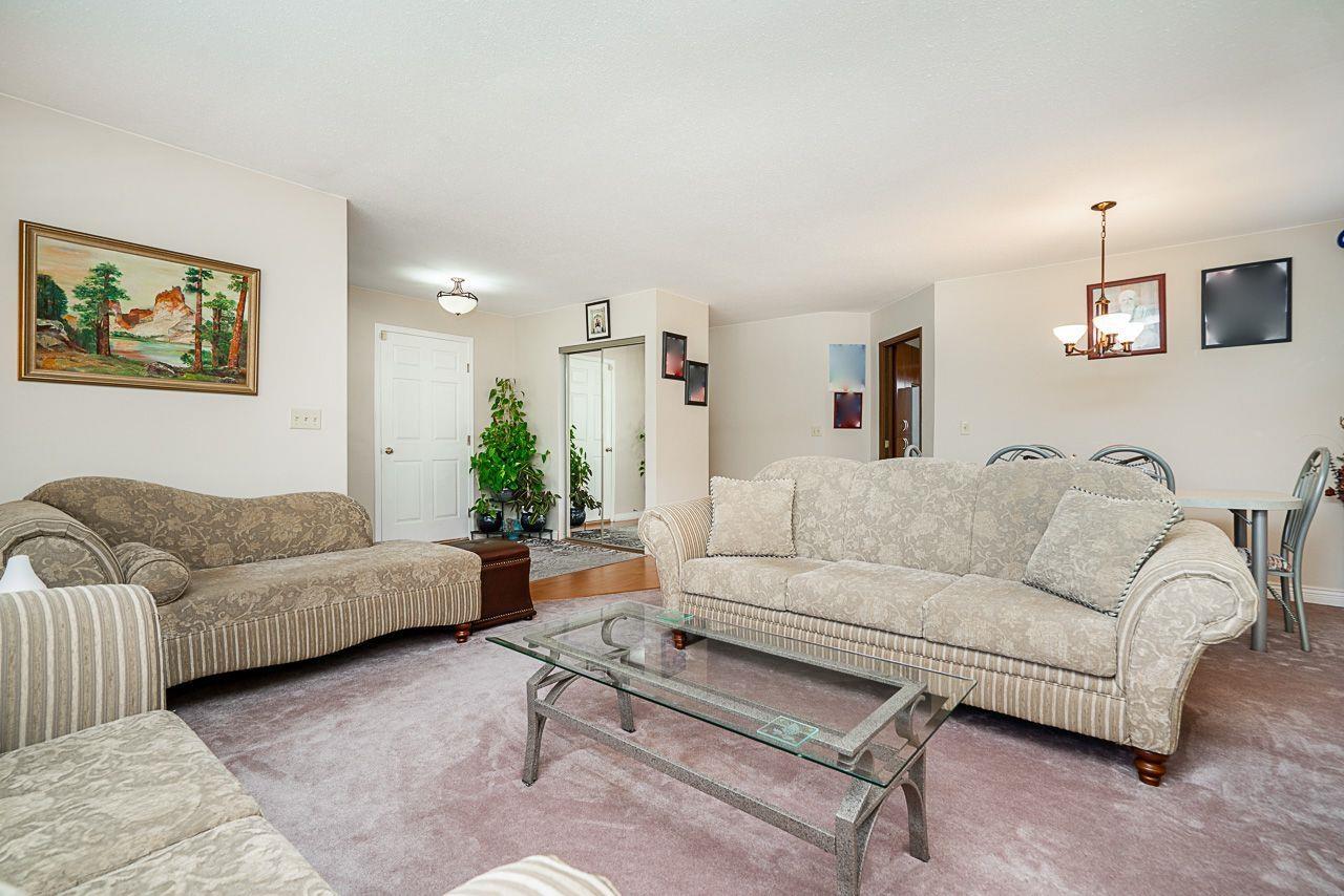 Photo 7 of 6697 141 A Street, Surrey BC