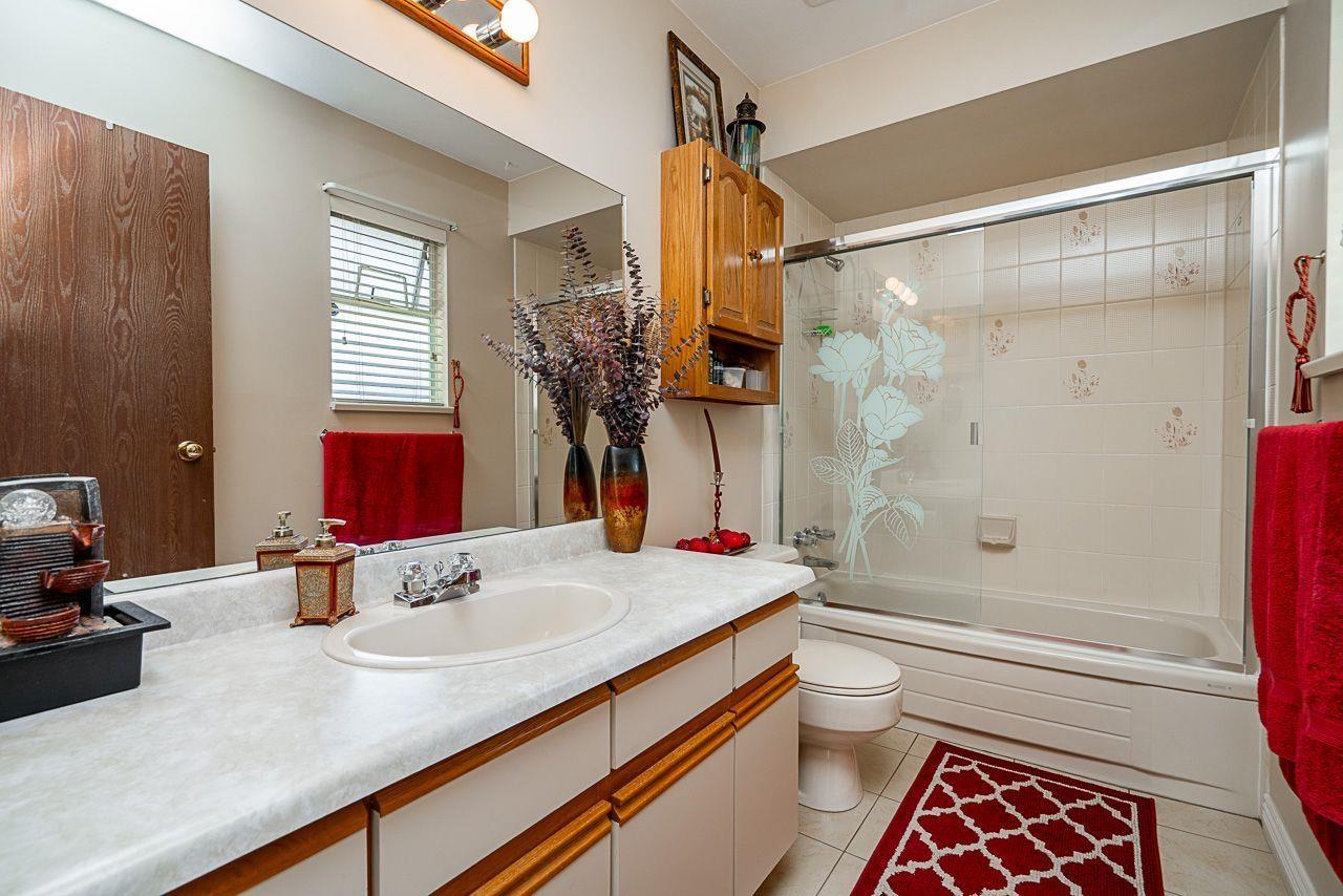 Photo 21 of 6697 141 A Street, Surrey BC