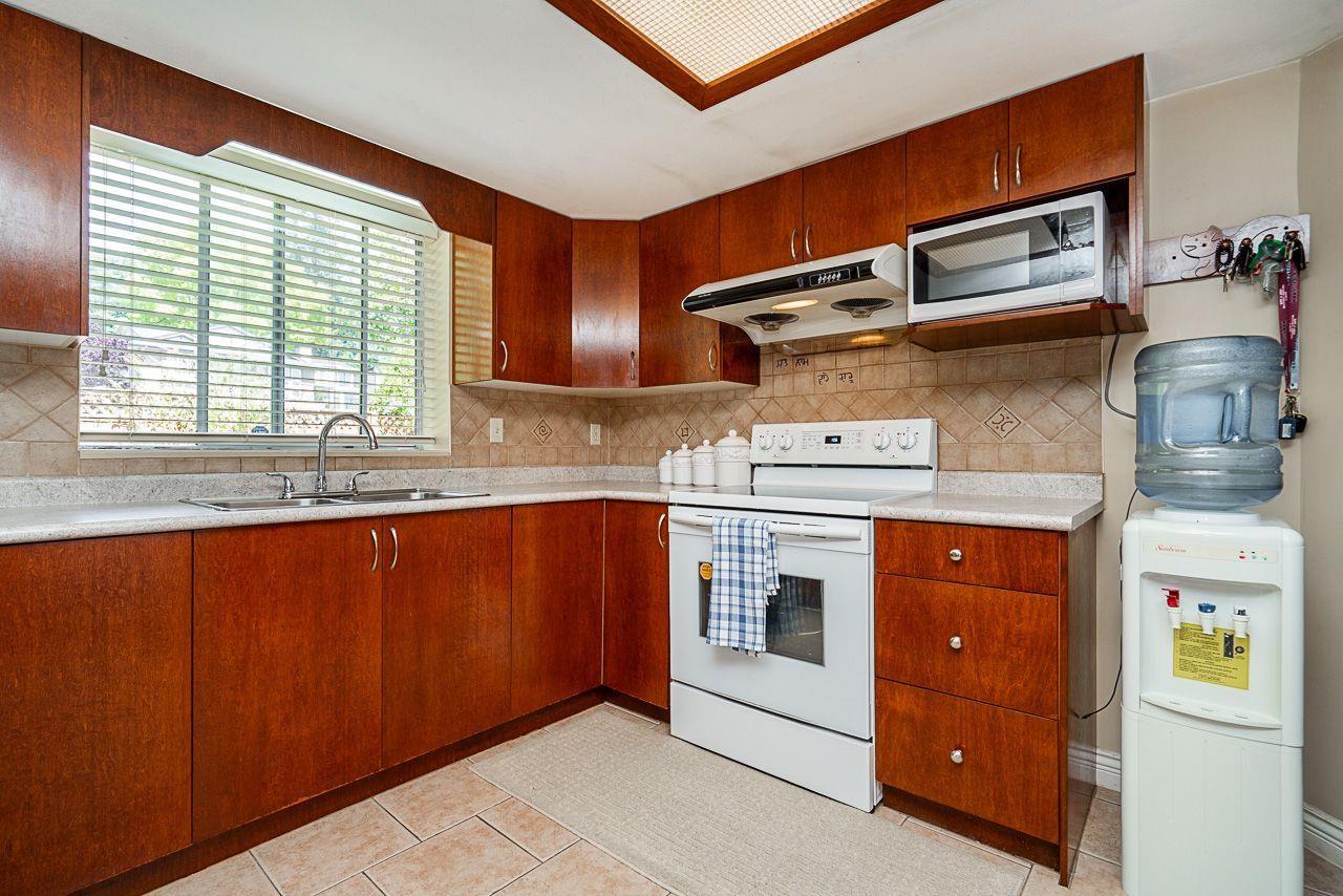 Photo 10 of 6697 141 A Street, Surrey BC