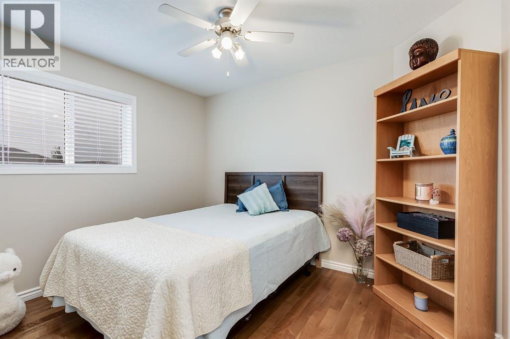 Photo 22 of 149 Thornfield Close Se, Airdrie AB