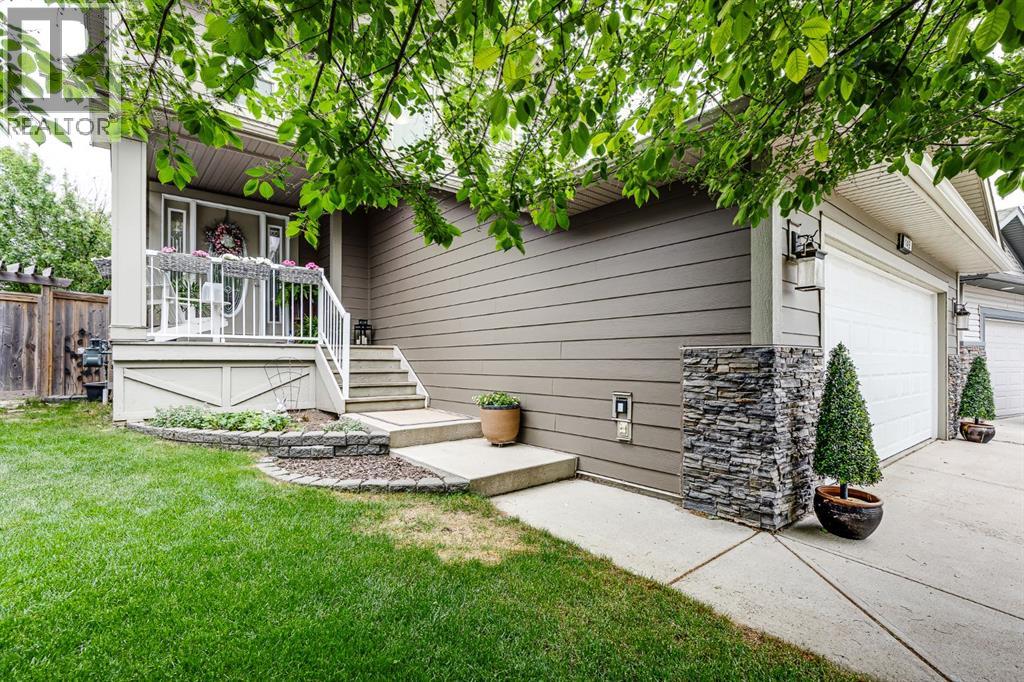 Photo 5 of 149 Thornfield Close Se, Airdrie AB