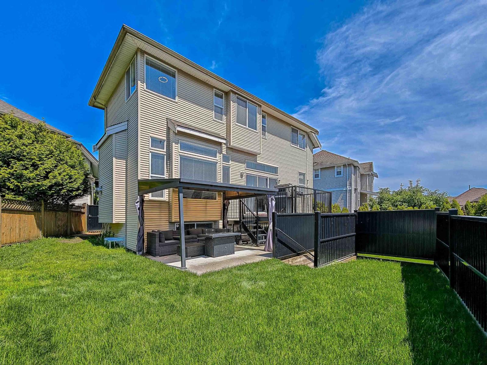 Photo 14 of 6813 197 Street, Langley BC