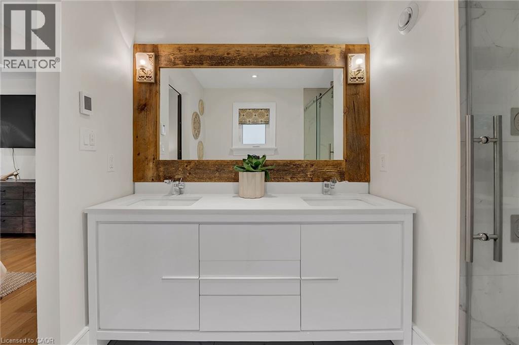Photo 20 of 515 Bridgman Avenue, Burlington ON