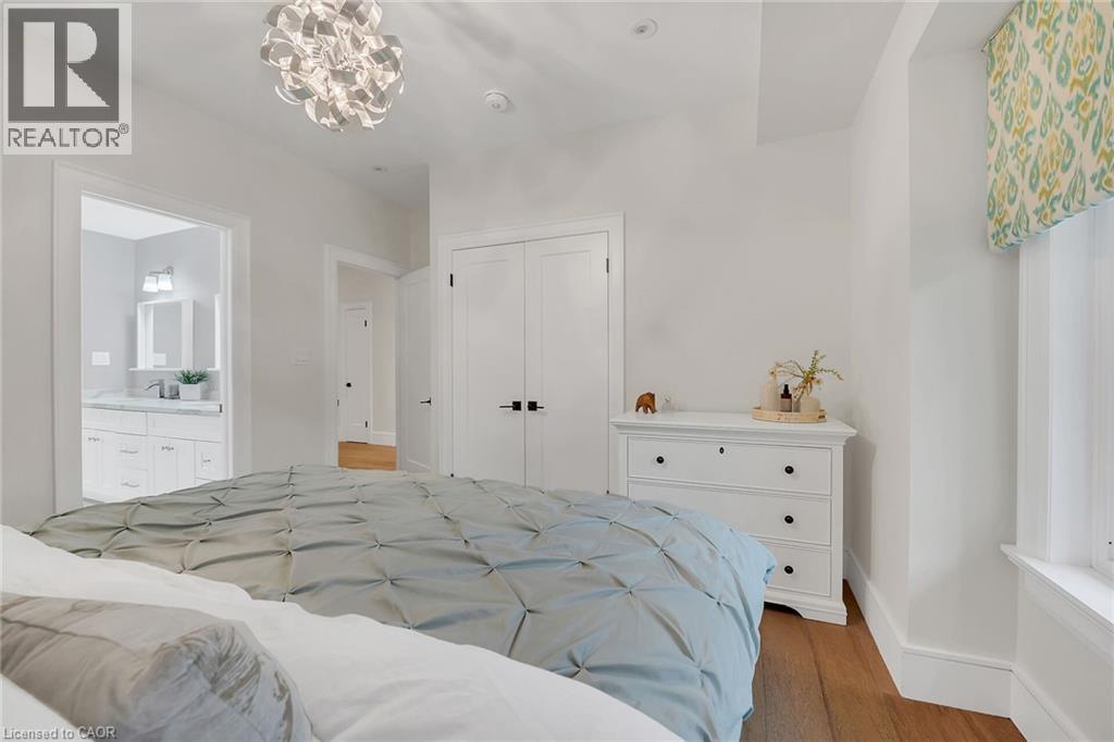 Photo 22 of 515 Bridgman Avenue, Burlington ON