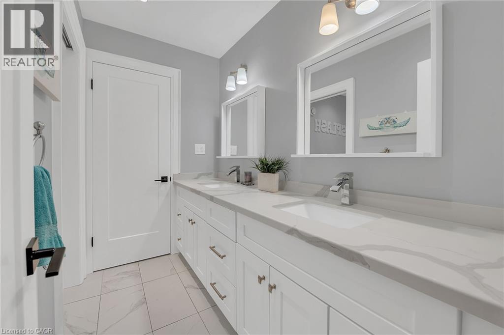 Photo 23 of 515 Bridgman Avenue, Burlington ON