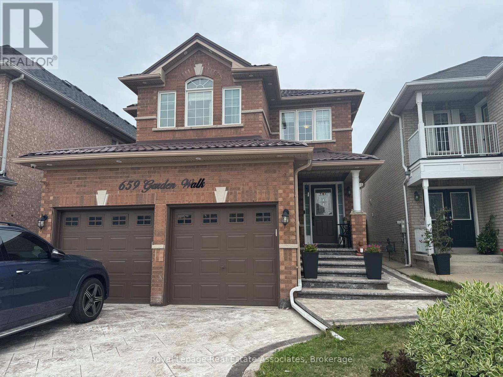 Photo 3 of Upper 659 Garden Walk, Mississauga ON