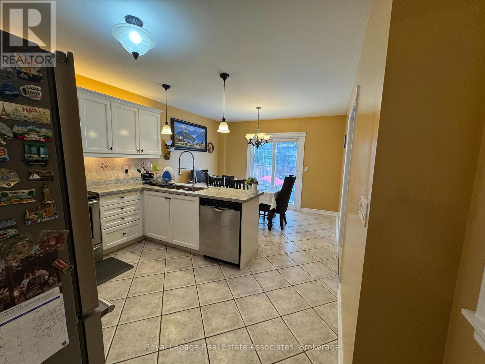 Photo 5 of Upper 659 Garden Walk, Mississauga ON