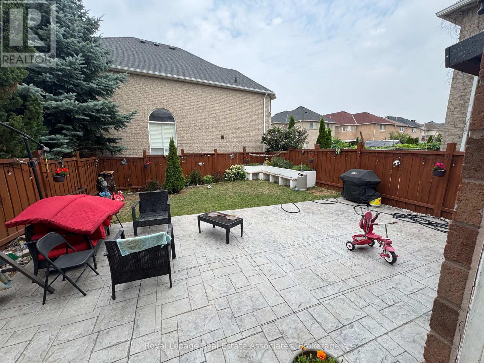 Photo 8 of Upper 659 Garden Walk, Mississauga ON