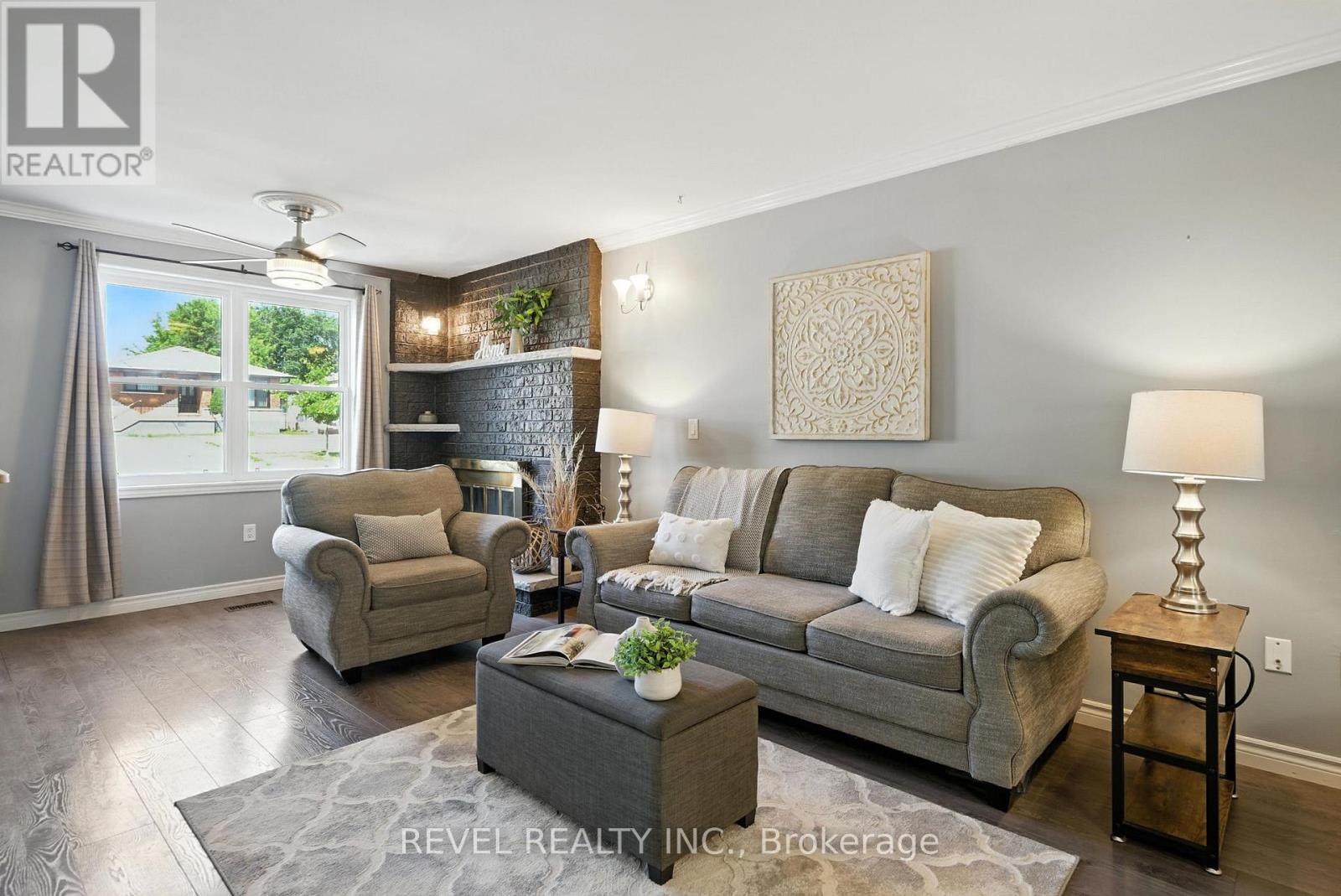Photo 6 of 57 Rosehill Boulevard, Oshawa ON