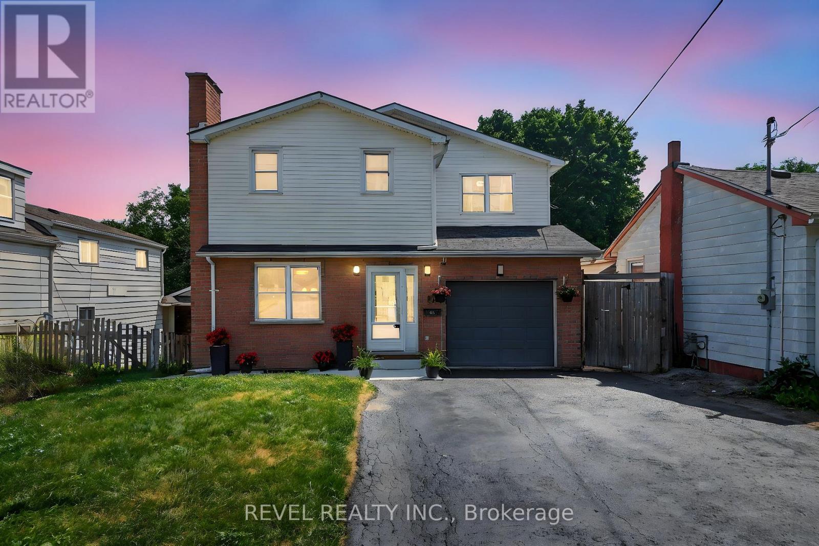 Photo 2 of 57 Rosehill Boulevard, Oshawa ON