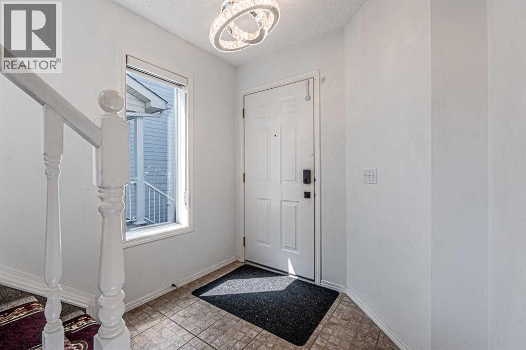 Photo 8 of 83 Marthas Close Ne, Calgary AB
