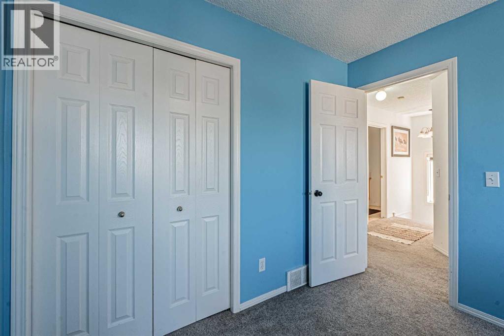 Photo 17 of 83 Marthas Close Ne, Calgary AB