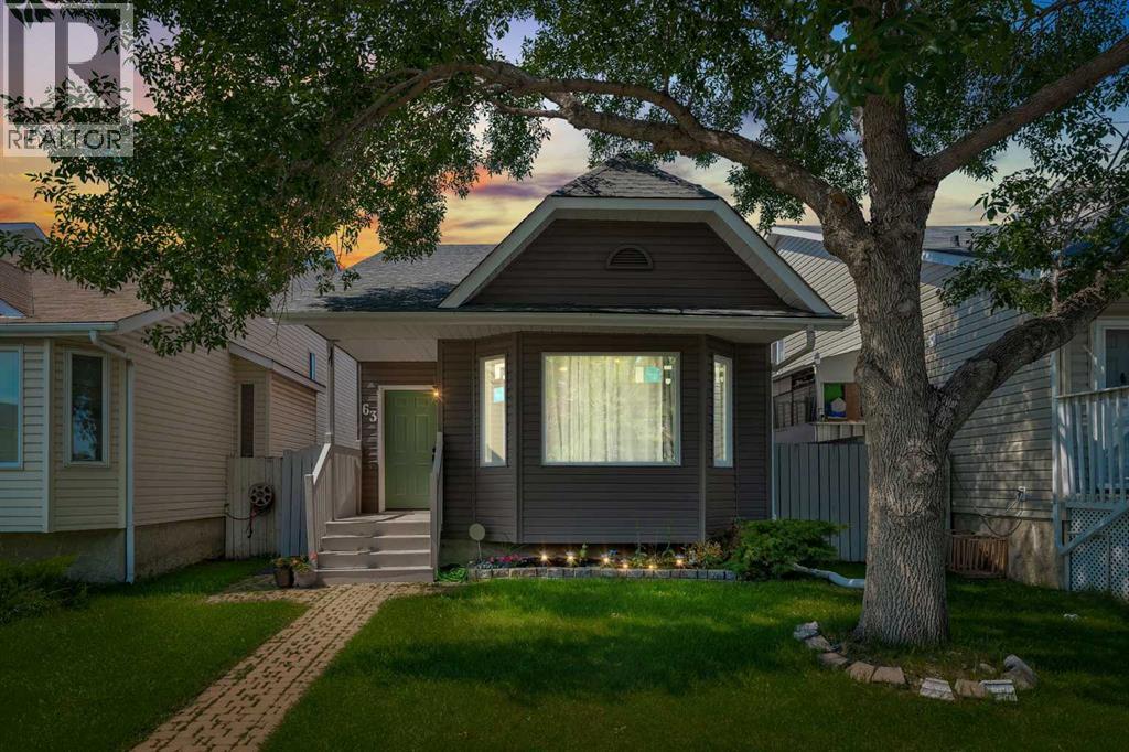Single Family House 3 Level for Sale in  Erin Green Way SE Erin Woods Calgary 