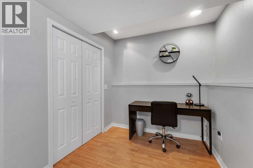 Single Family House 3 Level for Sale in  Erin Green Way SE Erin Woods Calgary 