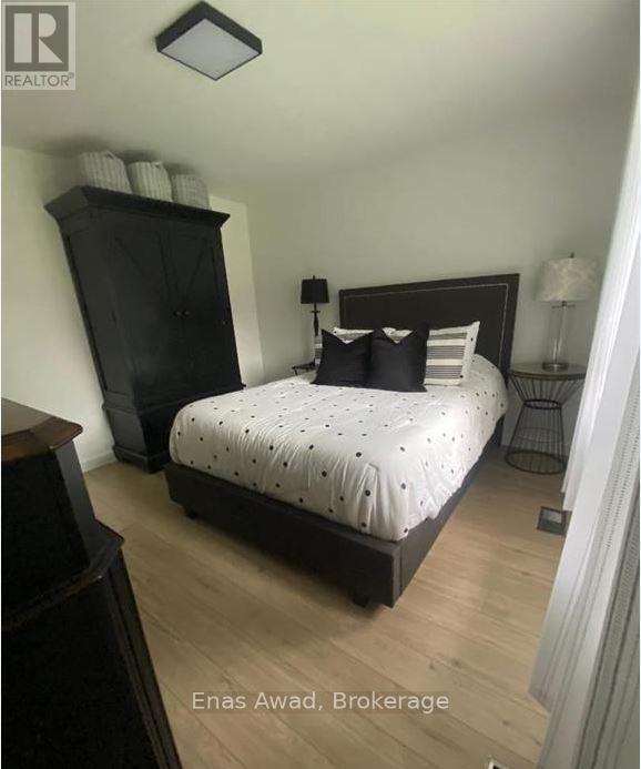 Photo 9 of 6 Firwood Crescent, Toronto ON