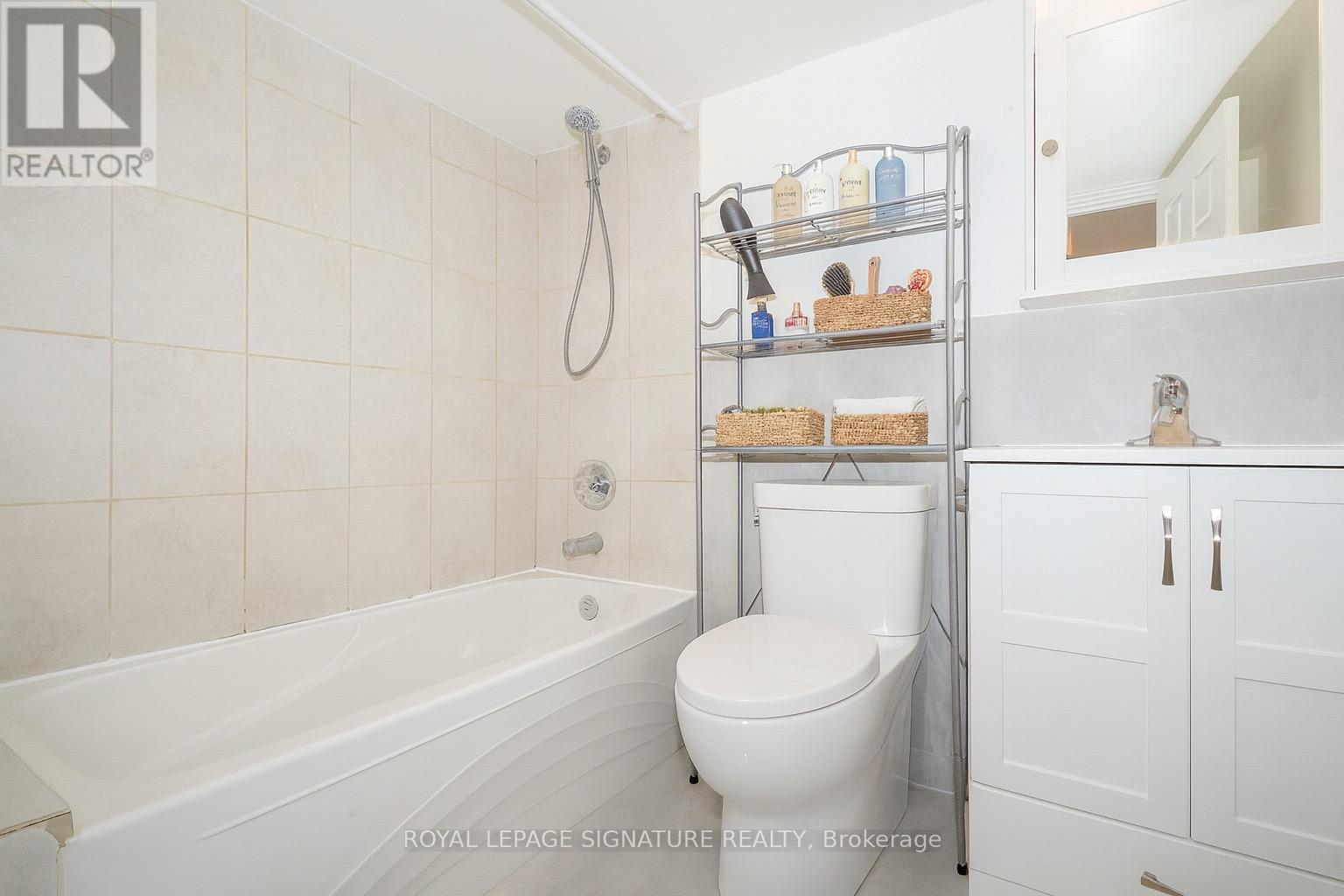 Photo 6 of Basement 77 Wheelwright Drive, Richmond Hill ON
