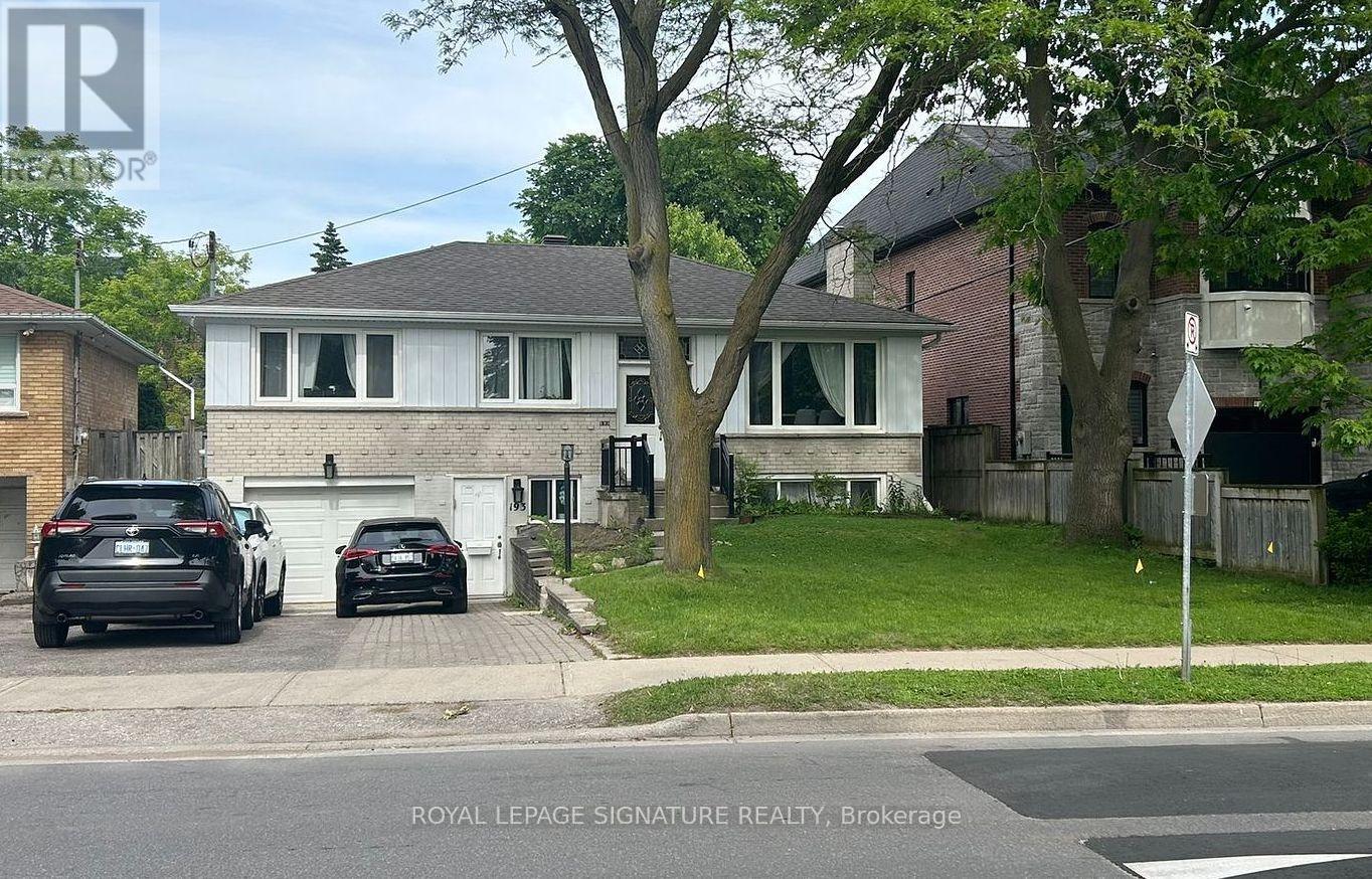 Photo 2 of Main 193 Lucas Street, Richmond Hill ON