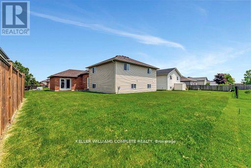 Photo 16 of 25 Mapleview Drive, Haldimand ON