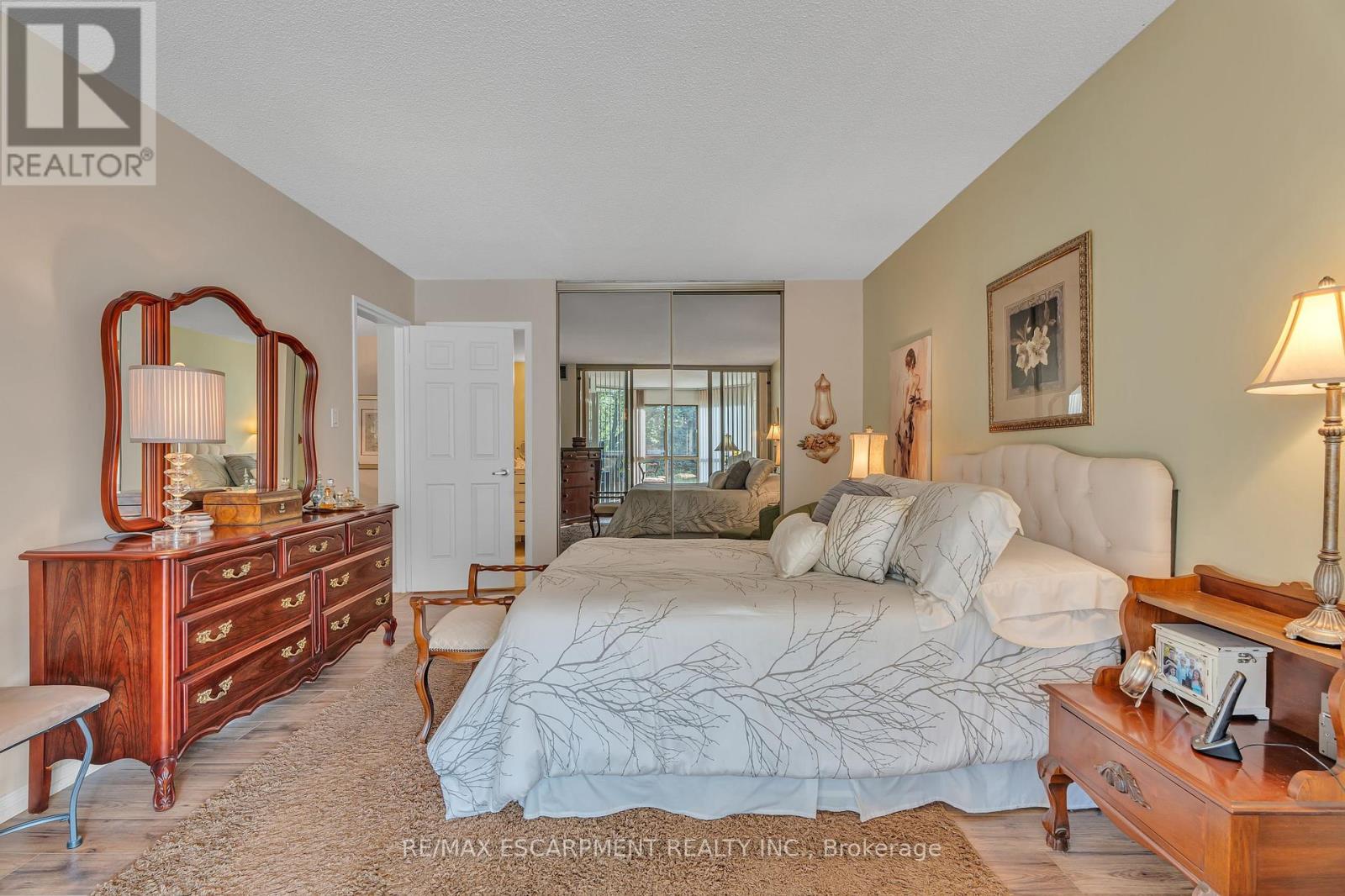 Photo 19 of 302 1201 North Shore Boulevard E, Burlington ON