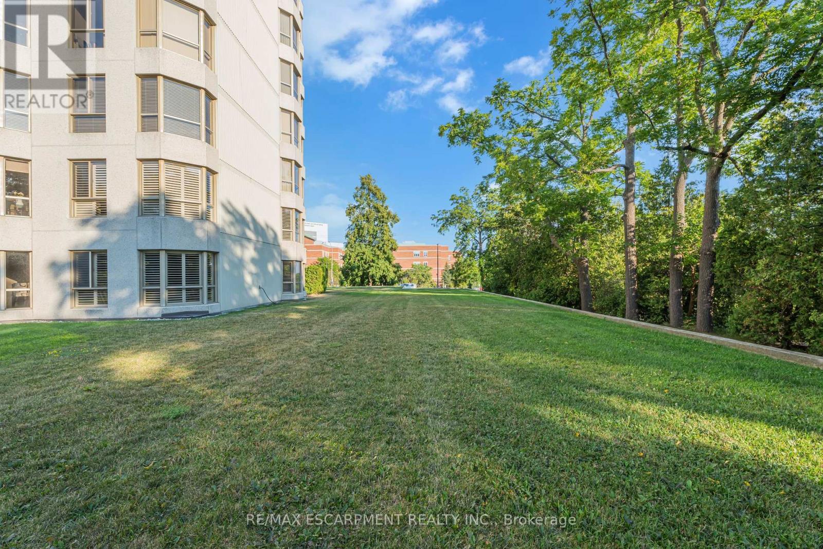 Photo 27 of 302 1201 North Shore Boulevard E, Burlington ON