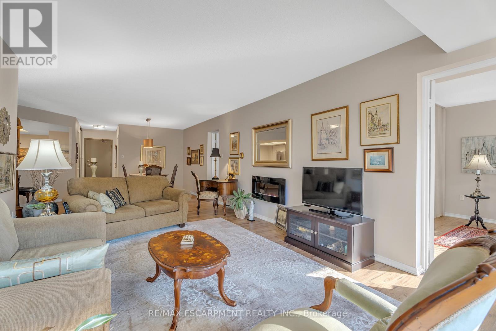 Photo 15 of 302 1201 North Shore Boulevard E, Burlington ON