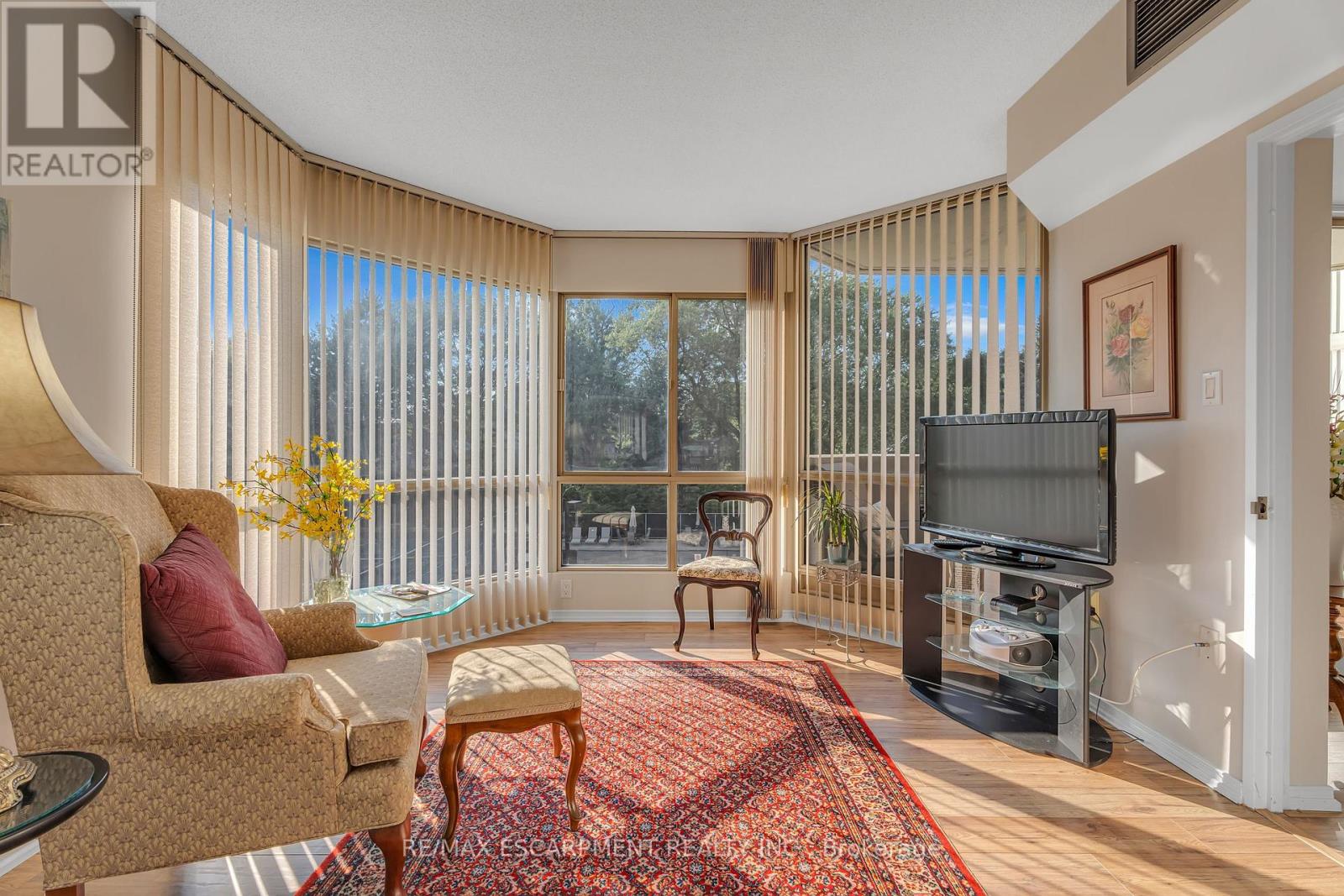 Photo 17 of 302 1201 North Shore Boulevard E, Burlington ON