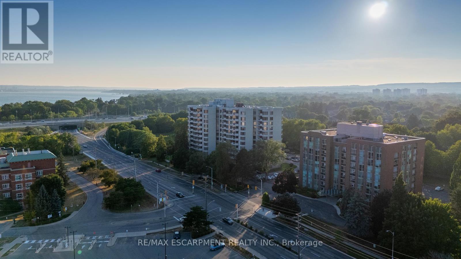Photo 32 of 302 1201 North Shore Boulevard E, Burlington ON