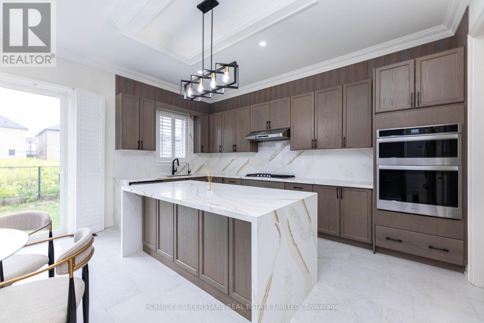 Photo 17 of 211 Granite Ridge Trail, Hamilton ON