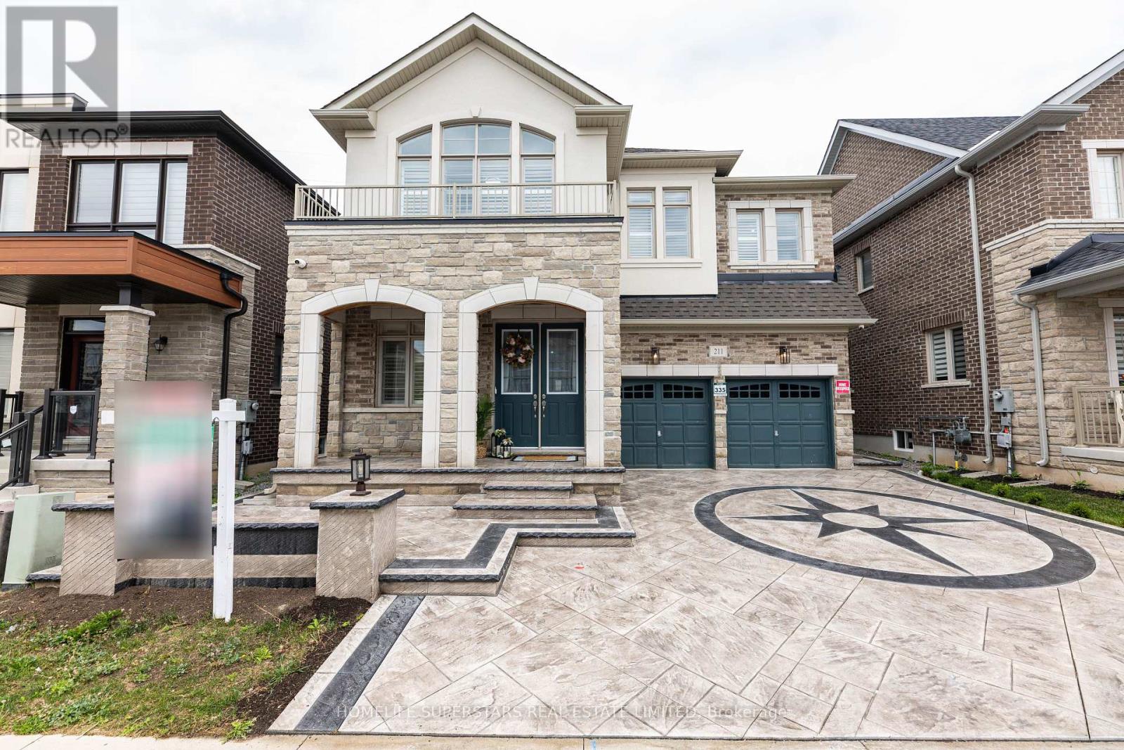 Photo 2 of 211 Granite Ridge Trail, Hamilton ON
