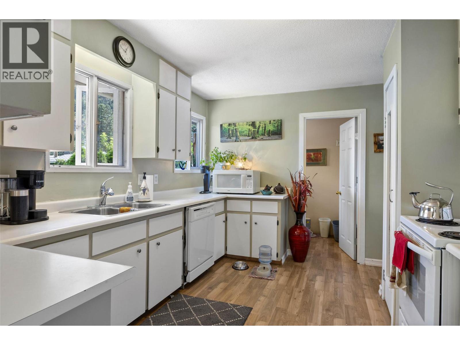 229 Lakeshore Drive, Chase