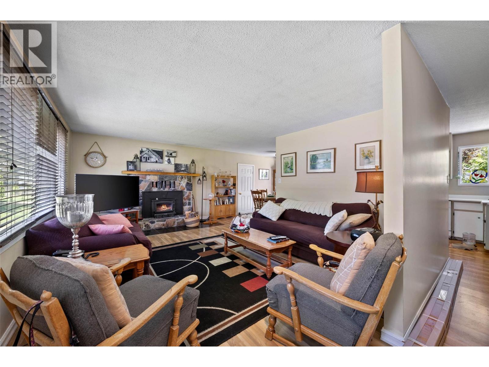 229 Lakeshore Drive, Chase