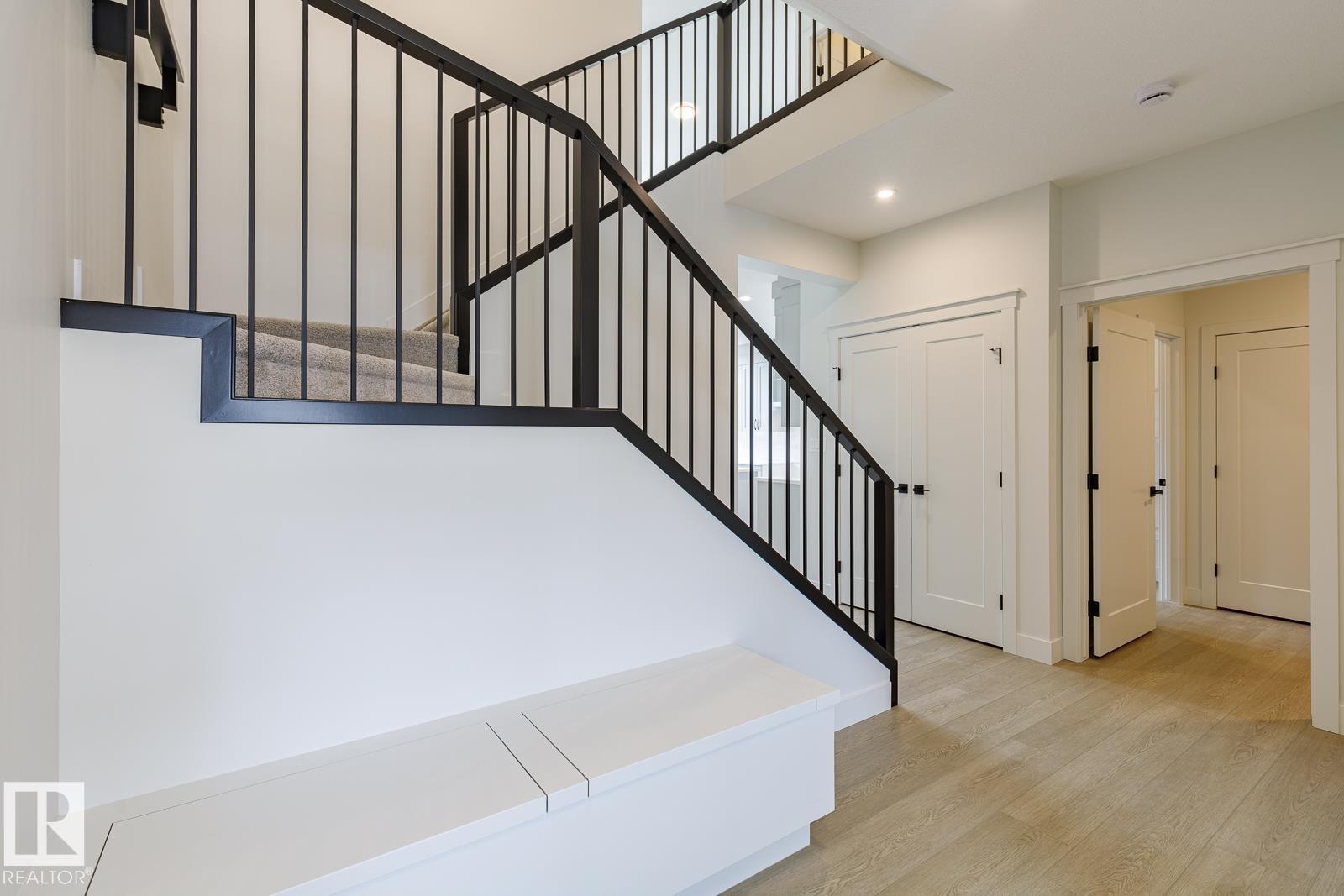 Photo 1 of 6235 175 Av Nw, Edmonton AB