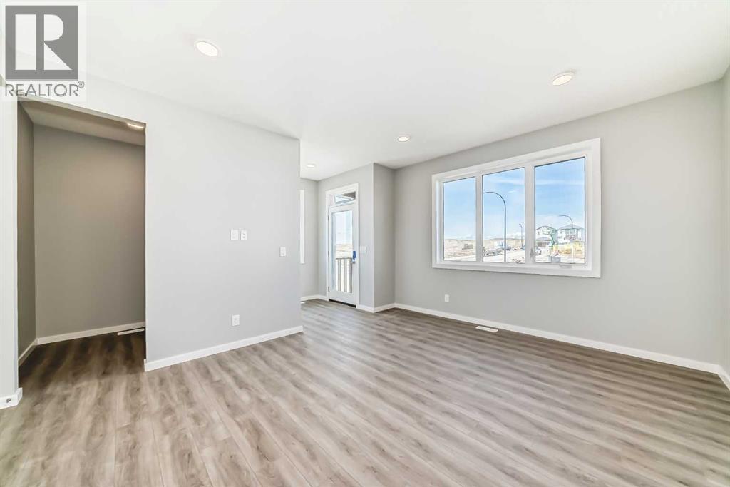 Photo 15 of 147 Bartlett Crescent Se, Calgary AB