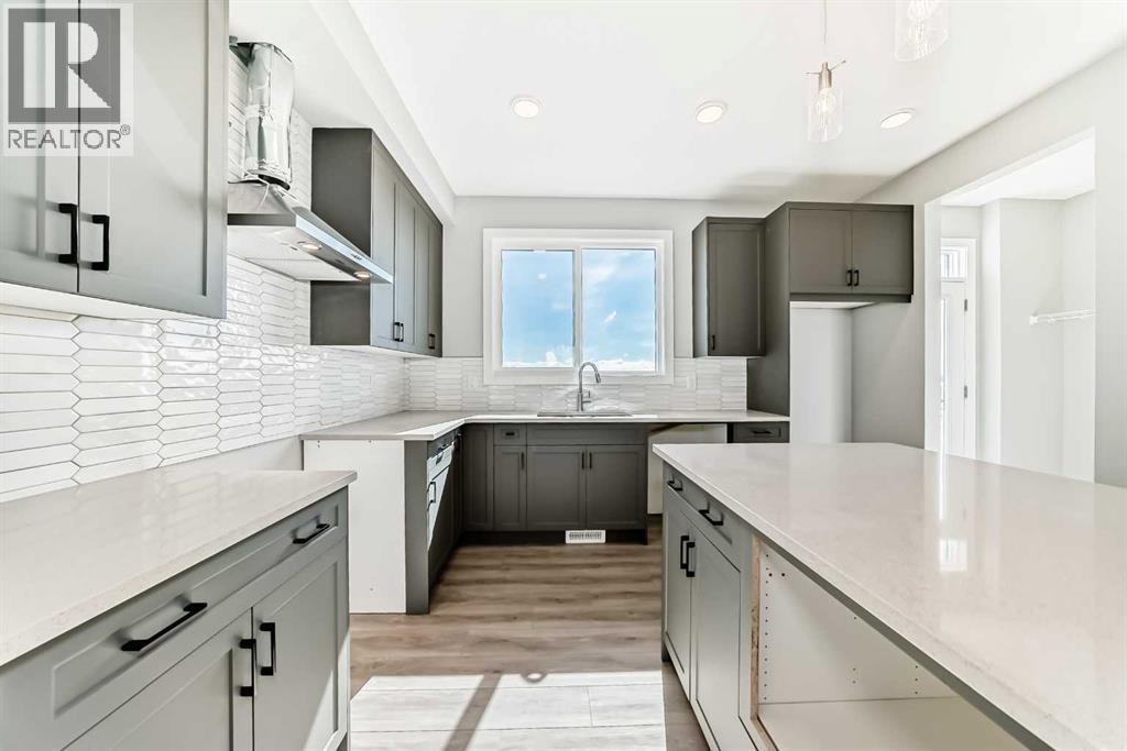 Photo 7 of 147 Bartlett Crescent Se, Calgary AB