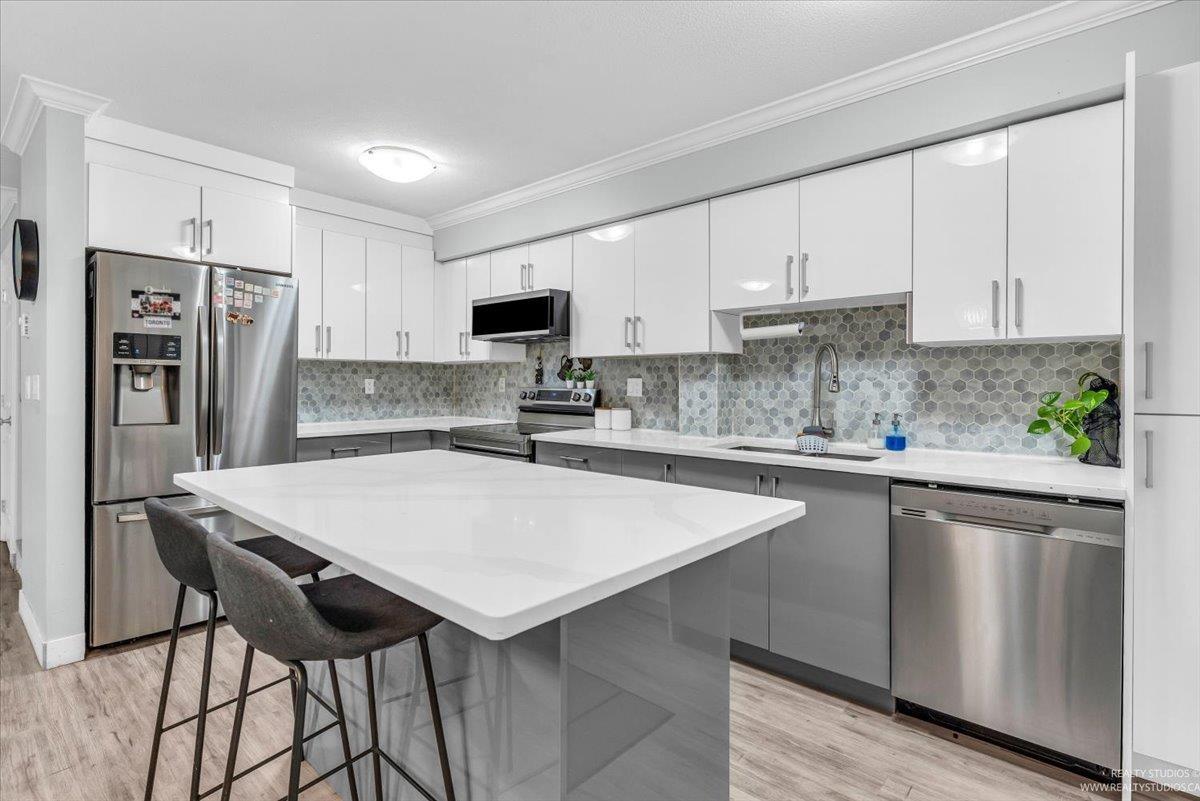 Photo 3 of 18 8255 120 A Street, Surrey BC