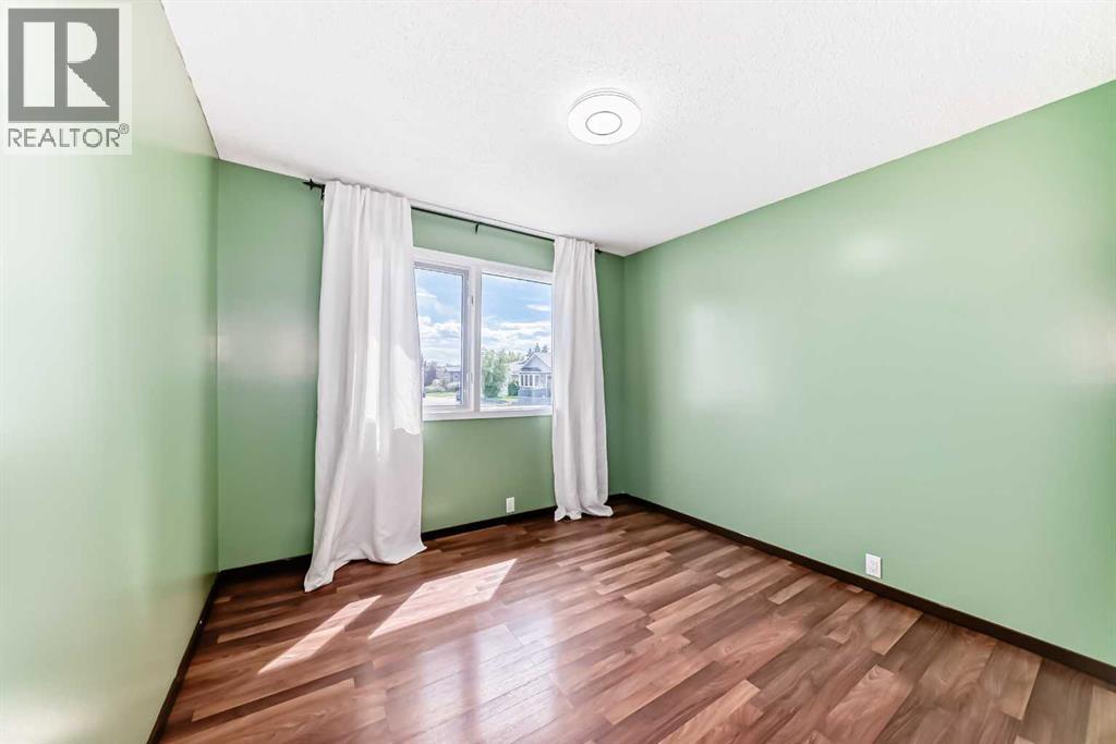 Photo 18 of 118 Ridgebrook Drive Sw, Airdrie AB
