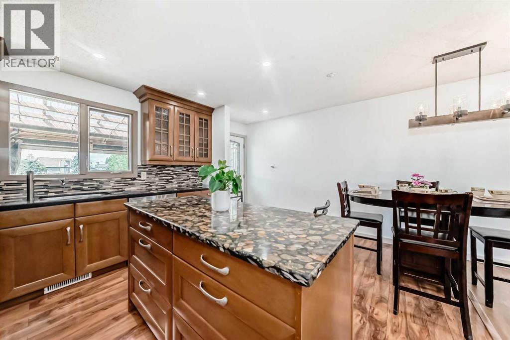 Photo 12 of 118 Ridgebrook Drive Sw, Airdrie AB