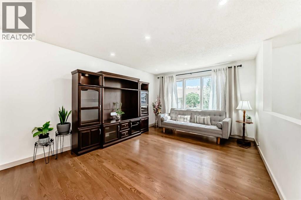 Photo 4 of 118 Ridgebrook Drive Sw, Airdrie AB